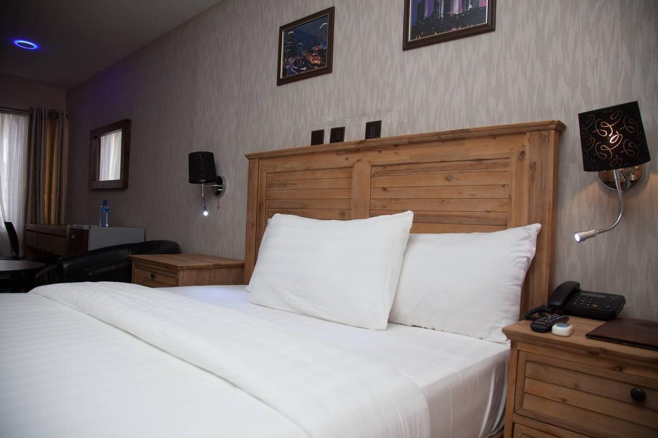 Villa Toscana Hotel And Suits Lagos Luaran gambar